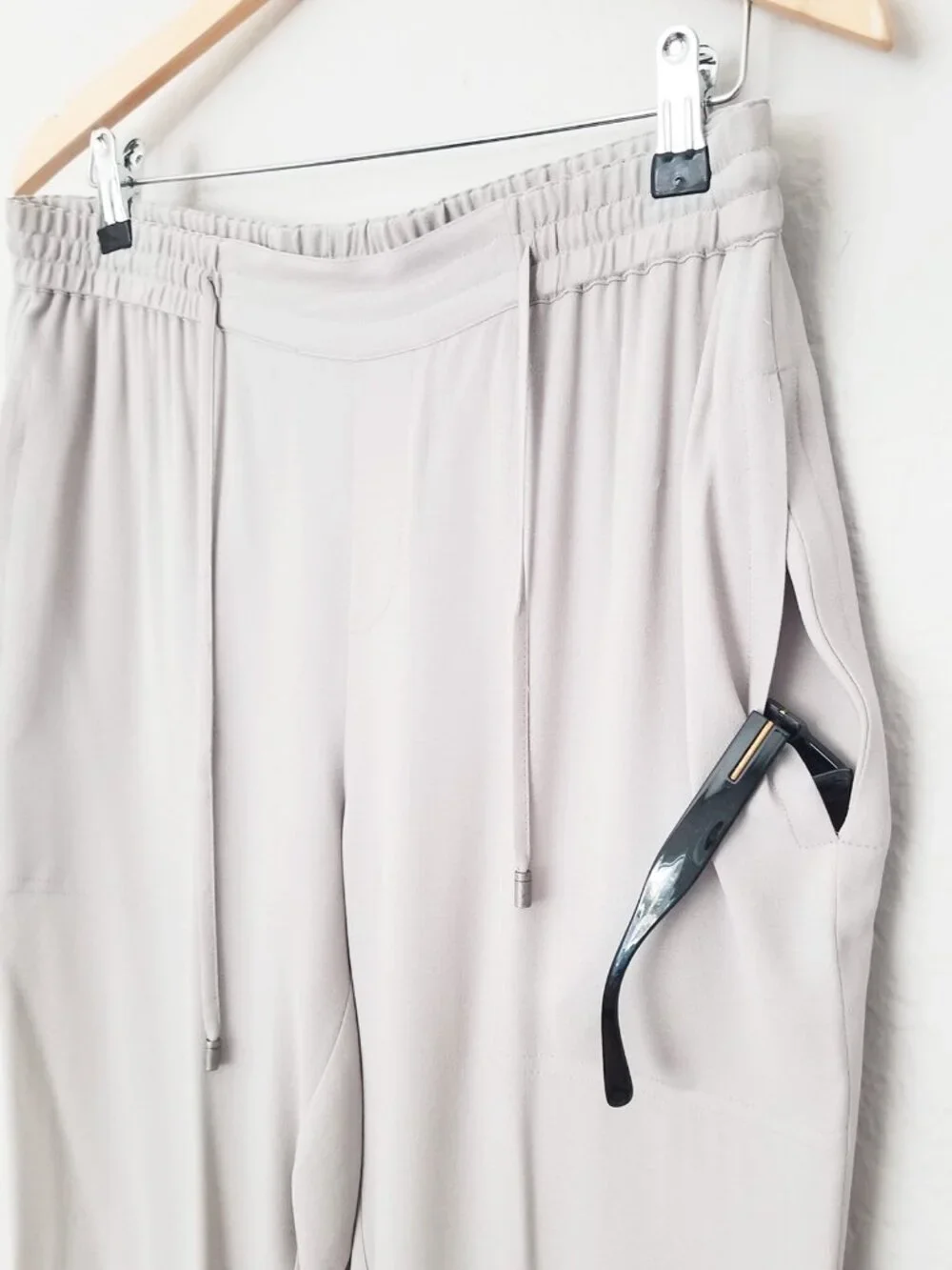 Eileen Fisher 100% Silk Georgette Ankle Pants Bone Gray Size S Drawstring $258
